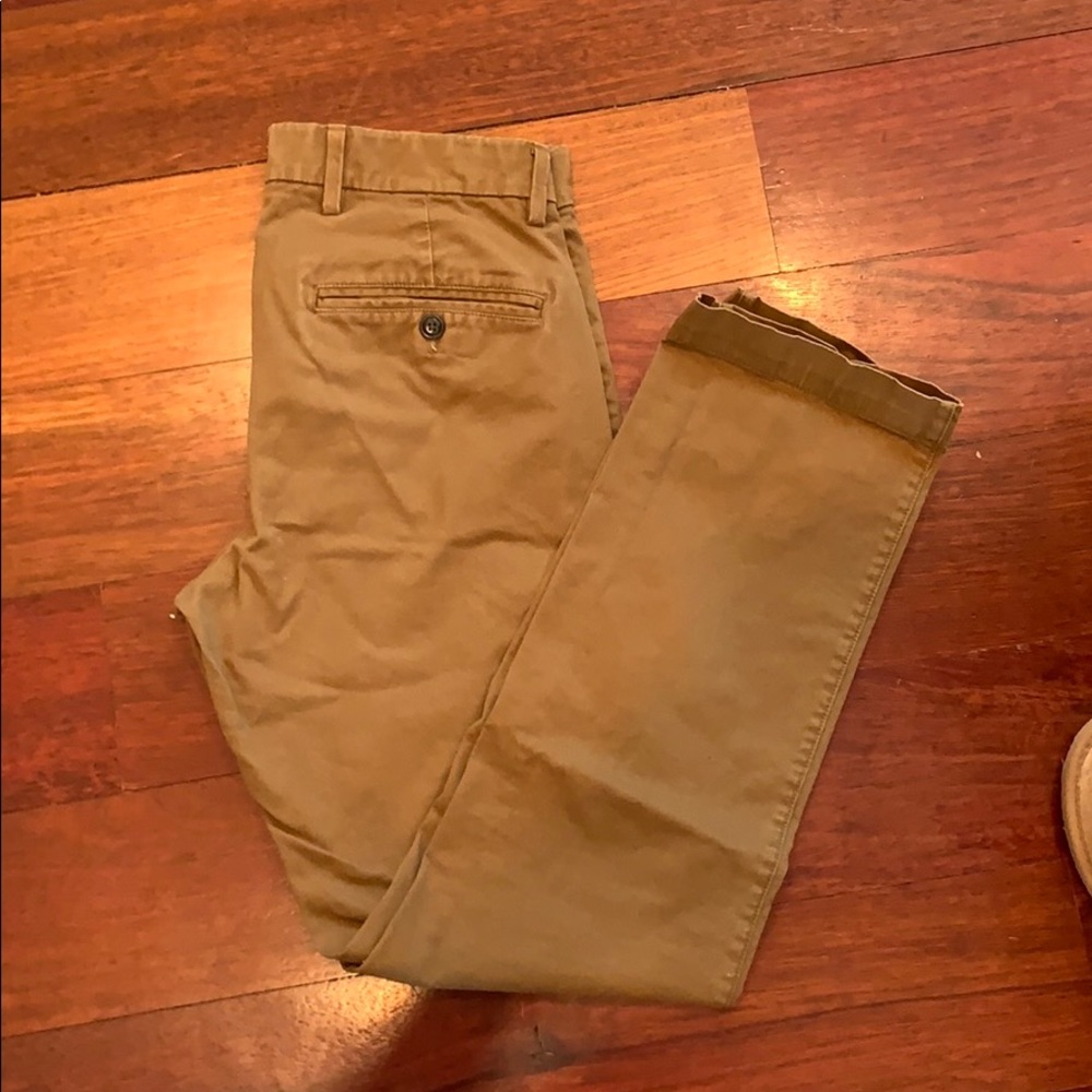 Men’s Gap khakis